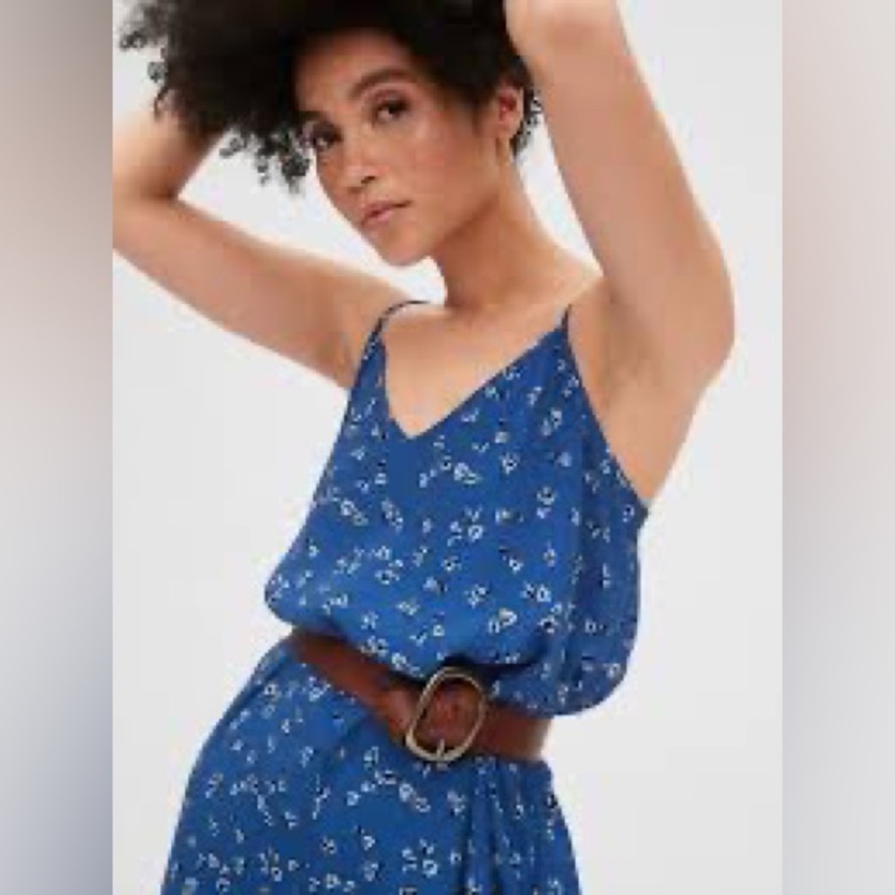 Gap Cami Floral Print Handkerchief
Midi Dress, blue floral, size XS